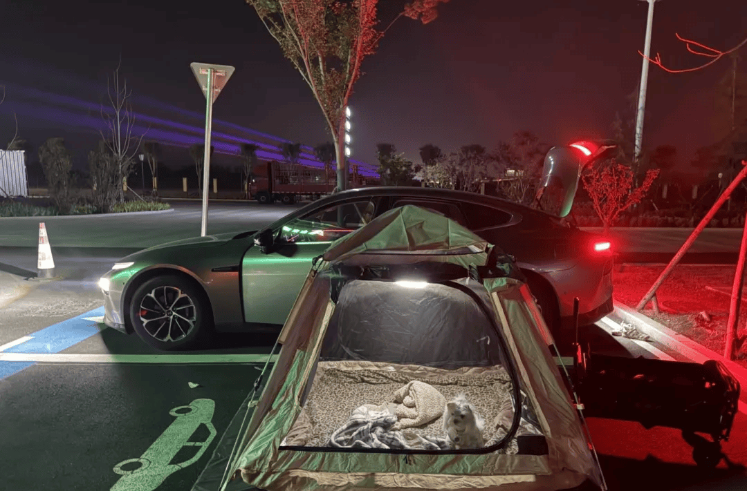 年轻人旅行掀起“帐篷过夜”热潮新葡京不住酒店住帐篷!国庆期间(图2) 年轻人旅行掀起“帐篷过夜”热潮新葡京不住酒店住帐篷!国庆期间(图2)