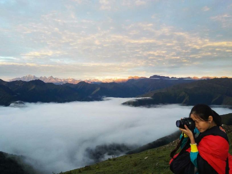 】达瓦更扎看云海新葡京【大美中国(图2) 】达瓦更扎看云海新葡京【大美中国(图2)